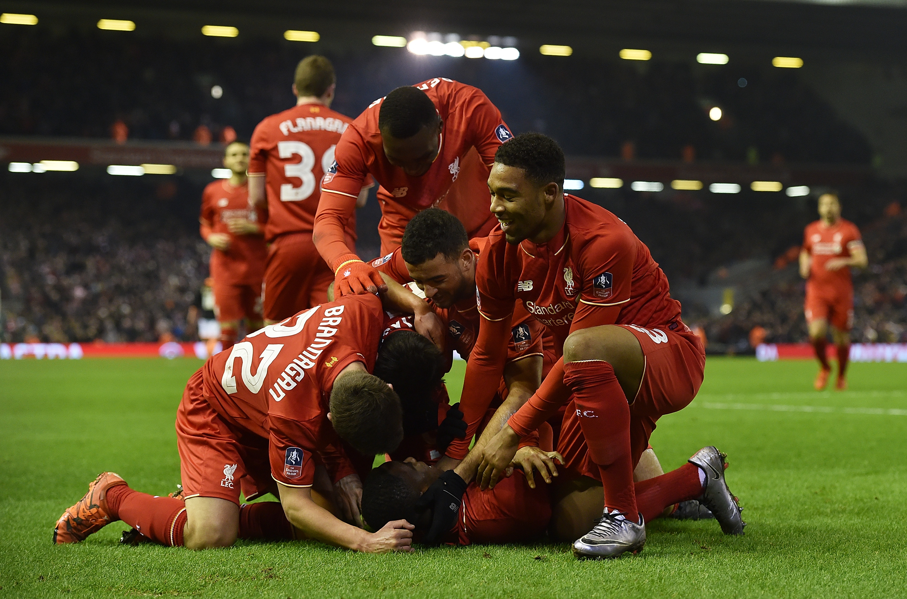 安东尼：曼联愿意在我身上花一个亿，就说明我具备相应的价值