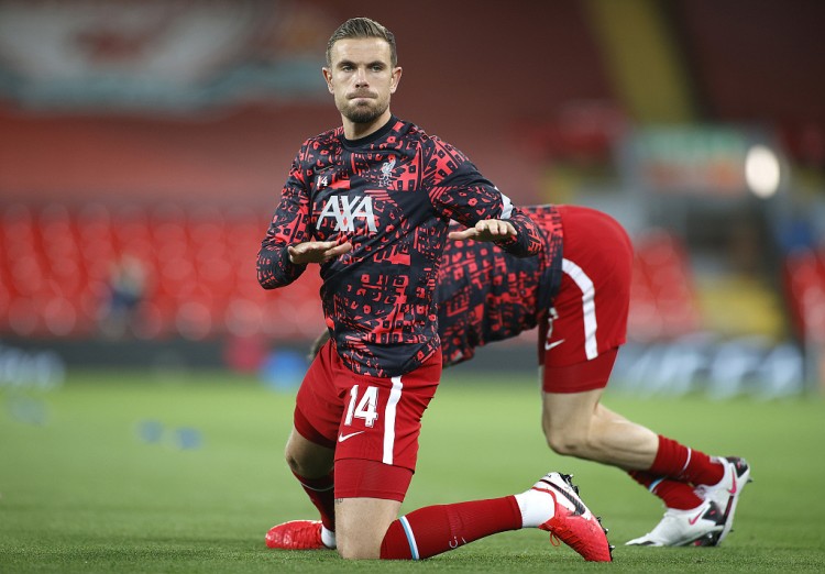 斯洛特：和萨拉赫已经翻篇了，现在双方需要专注各自的赛场（斯洛特：与萨拉赫的事已成过去，接下来双方各自专注本队赛场）