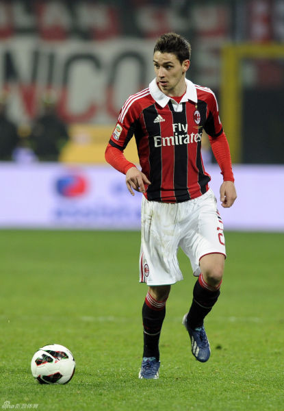 河南队祝贺重庆铜梁龙冲超：中超赛场将因你们的到来更加精彩