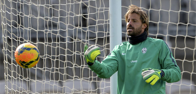 16岁103天，马利-萨蒙是英格兰俱乐部第3位欧冠出场的U16球员（年仅16岁103天，马利-萨蒙成为英格兰俱乐部第3位在欧冠亮相的U16球员）