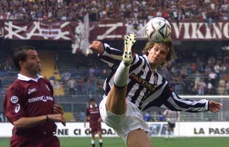 五大联赛收官!英超末轮前瞻：争五大戏曼城占优（五大联赛谢幕在即！英超末轮前瞻：争五混战，曼城握主动）