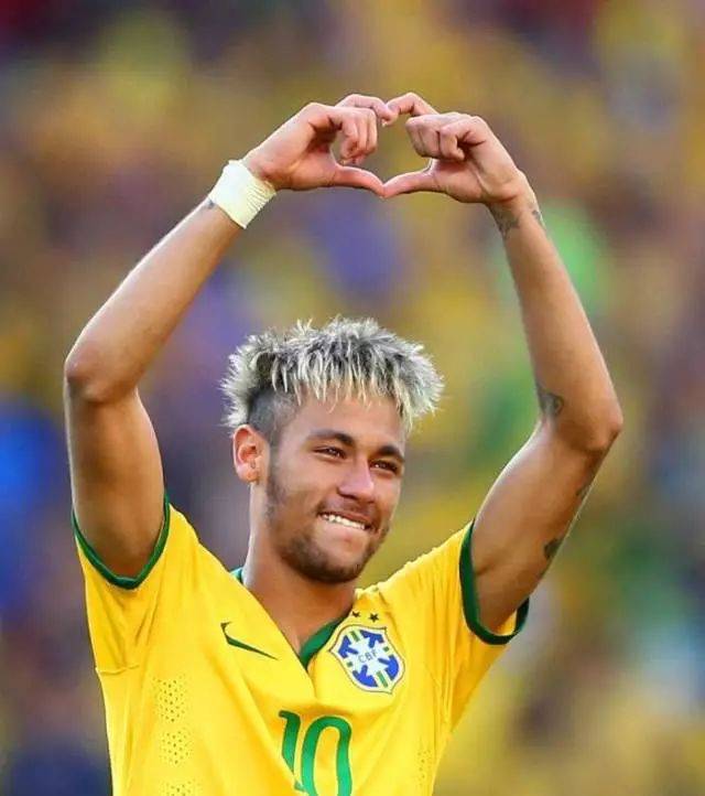 半场战报：美因茨0-1佛罗伦萨，佐姆破门