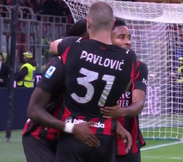 记者：纽卡一开始就计划先报价，曼联则打算先说服谢什科