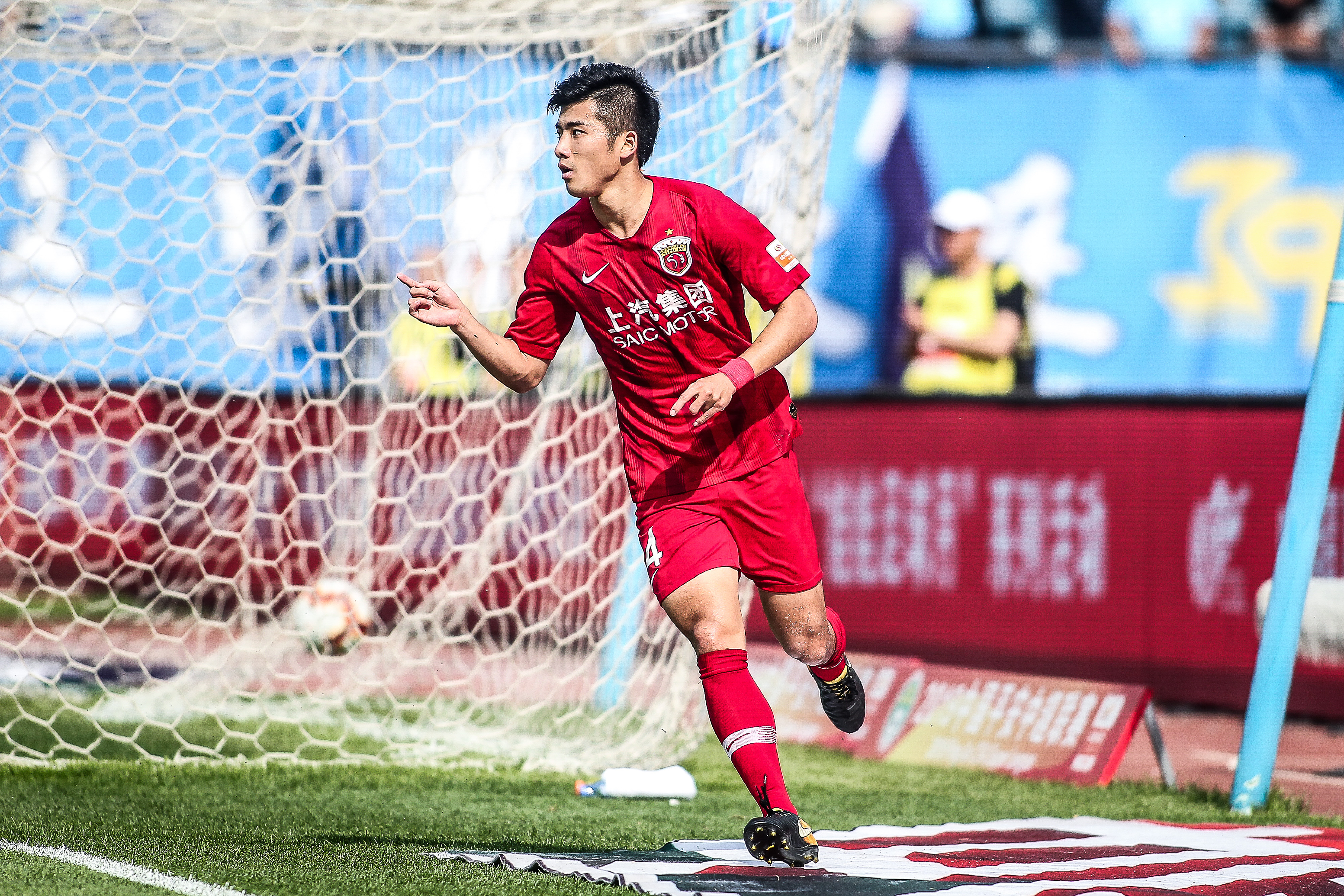 篮球篮网球员赛后接受采访分享心得