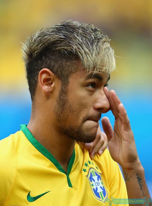 强势回归！勒温时隔5年再度连续4场英超破门（勒温王者归来，阔别五年再现英超四连斩）