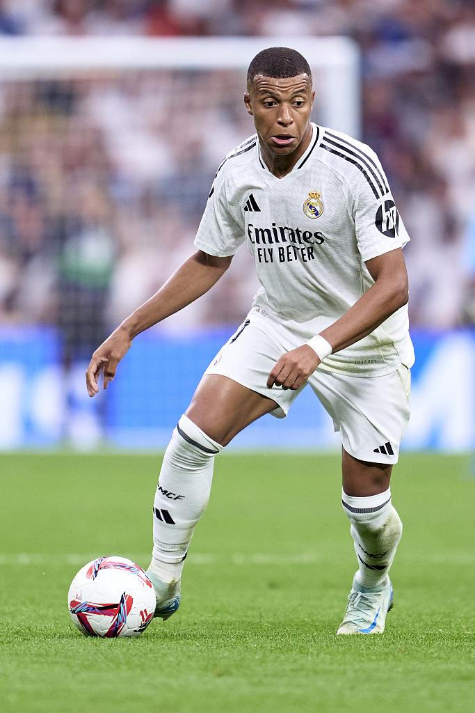 足球报：山东泰山2007年龄段大部分球员有望前往“苏超”踢球（足球报：山东泰山07梯队多名球员有望赴苏超效力）