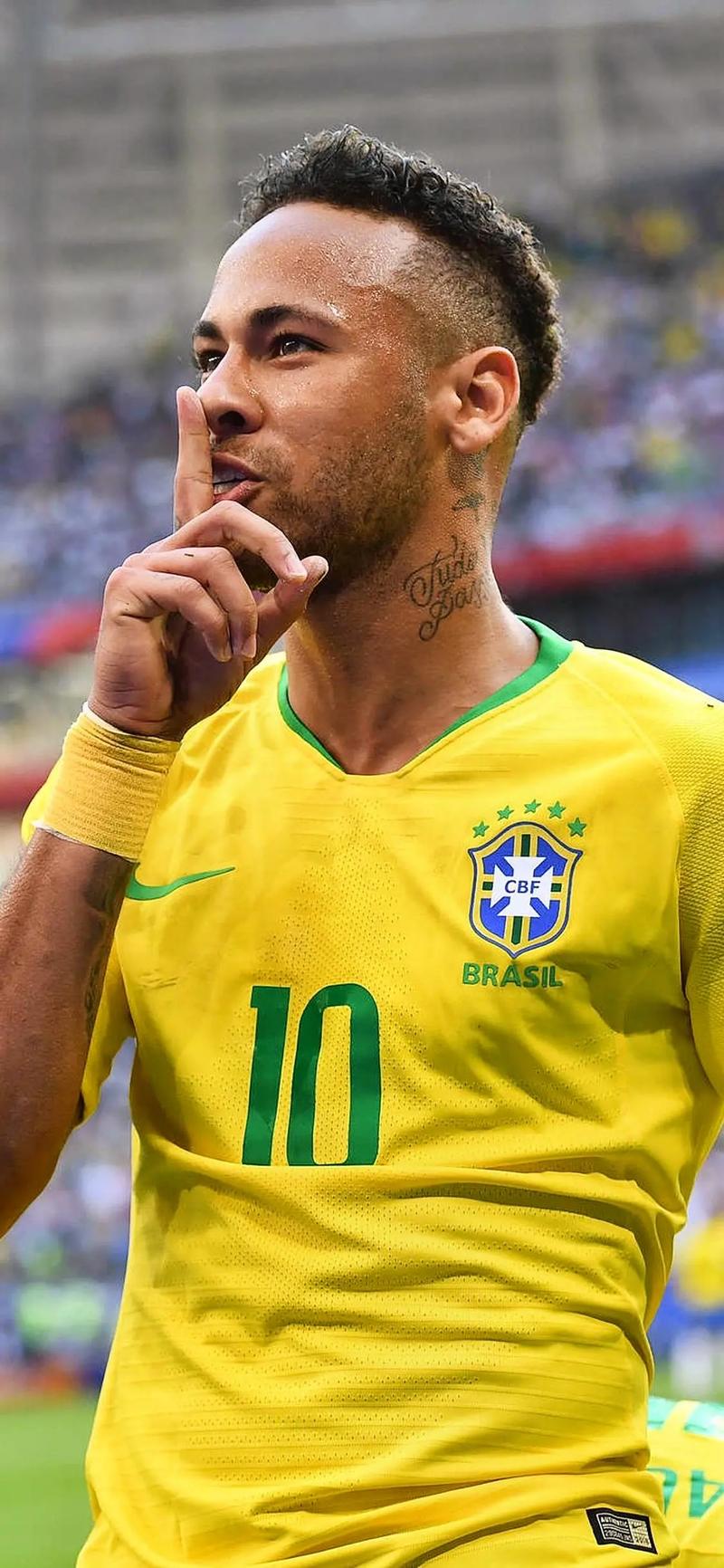 14场0球！全队最低分！皇马1.5亿巨星已59天没进球 向对手竖3手指